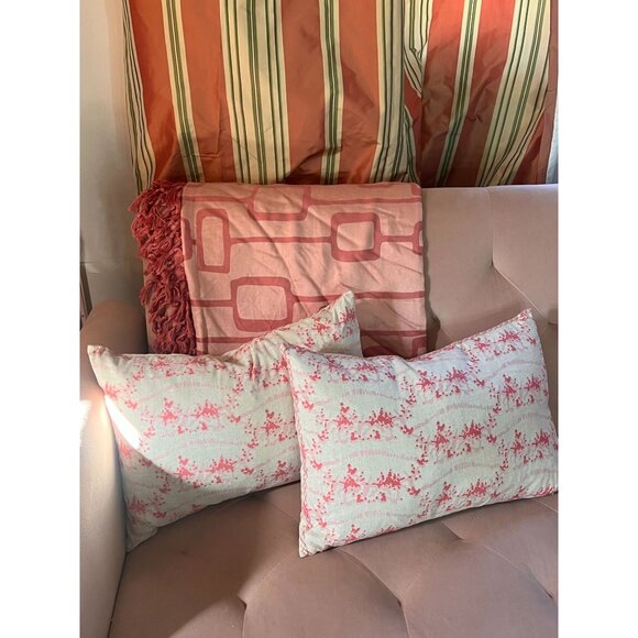 John Robshaw HTF Pink Cream Coral Throw Pillows Set Of 2 w/Down Inserts Scarce - Picture 9 of 10